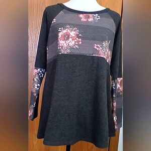 Voll Long Sleeve Top size S (4-6)                     8-037